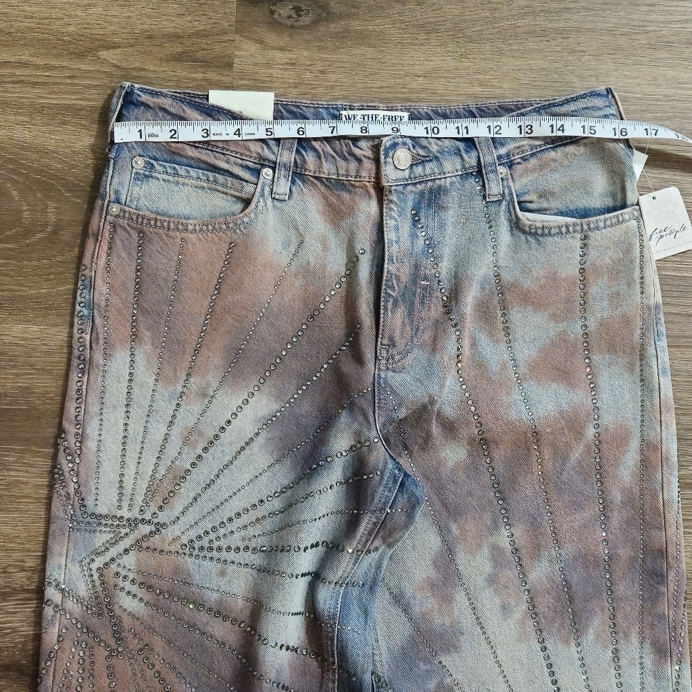 We The Free Mid-Rise Loose Straight Jeans Washed tie-dye Embellished NWT sz 27 - Picture 11 of 15